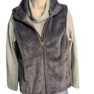 32° Heat Women's Gray Faux Fur Vest Inside Pockets NWT Size Small